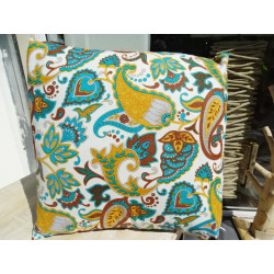 Cushion in 40X40 cm with kashmeer...
