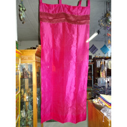 Taffeta curtains with fuchsia-colored...