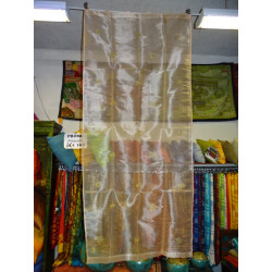             Arabescos bordados cortinas...