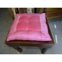             cuscini per sedie rosa...