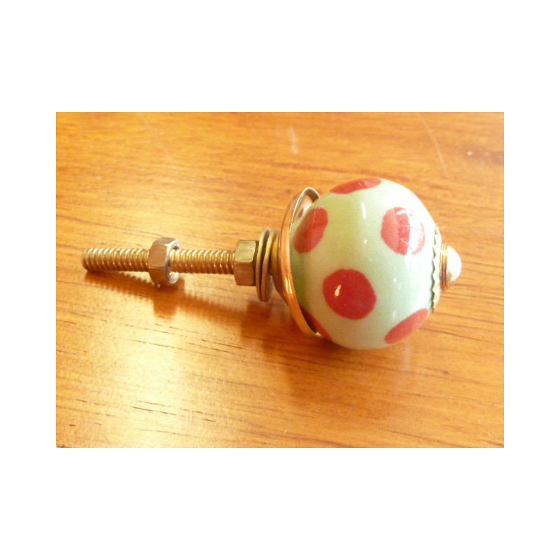 Mini knobs green spring pitch red