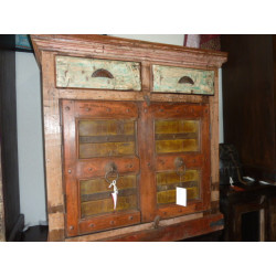             small sideboard hight olds...