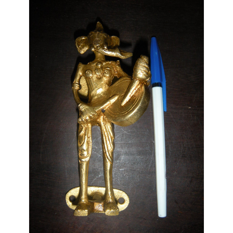 Manija de bronce de animales pandereta músico oro