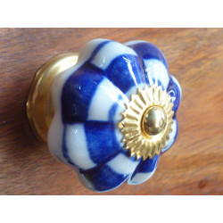             butons porcelain damier blue